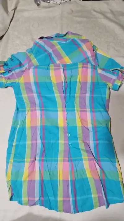 Blusa de cuadros multicolor para mujer - miniatura 2