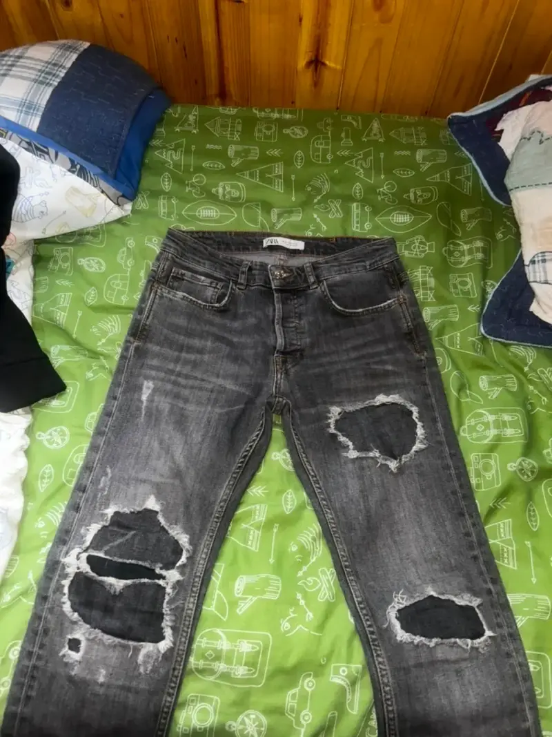 Jeans desgastados grises para hombre