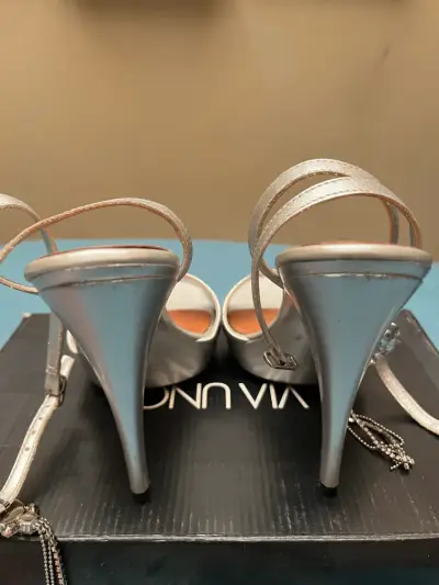 Zapatos de fiesta plateadas Via Uno elegantes - miniatura 2