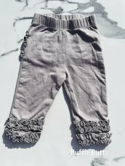Conjunto bebé polar fucsia y pantalón gris - miniatura 3