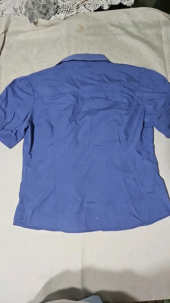 Camisa azul de manga corta para hombre - 2