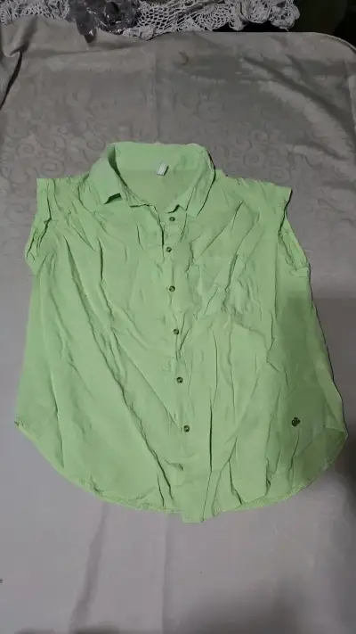 Blusa sin mangas verde claro - miniatura 1
