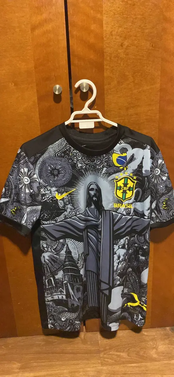 Polera Nike Brasil estampado Cristo Redentor - 1