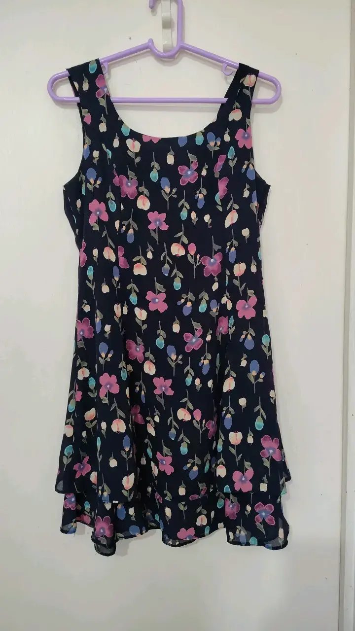 Vestido floral sin mangas azul