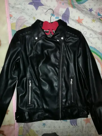 Chaqueta de cuero sintético negra para mujer - miniatura 1