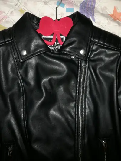 Chaqueta de cuero sintético negra para mujer - miniatura 2
