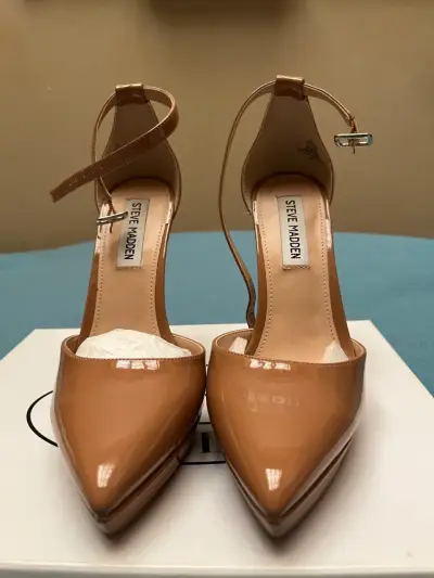 Tacones Steve Madden beige con pulsera - miniatura 1