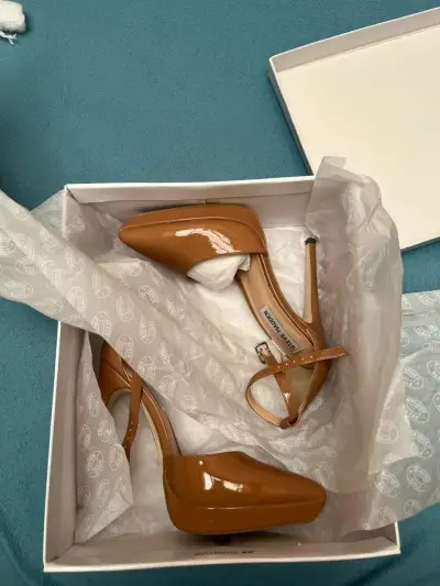Tacones Steve Madden beige con pulsera - miniatura 5