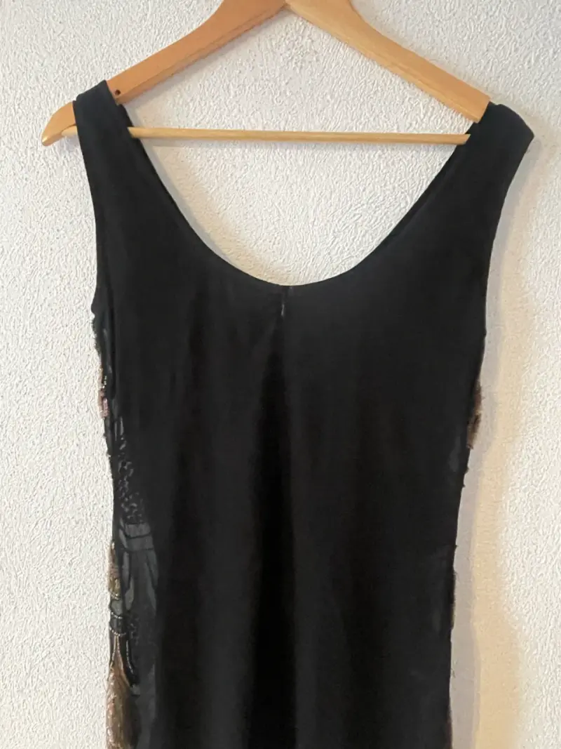 Vestido de fiesta con lentejuelas doradas - 2