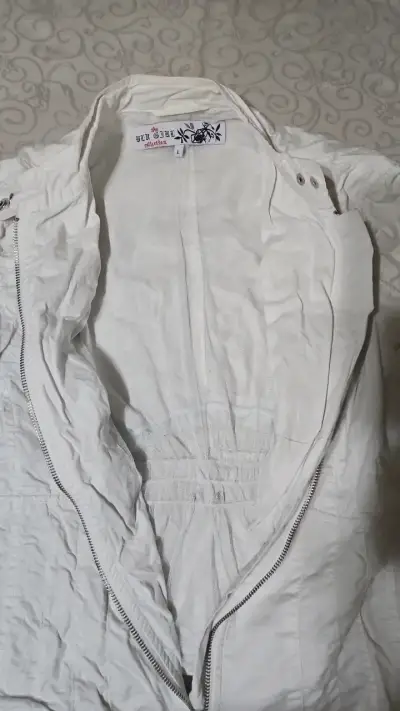 Chaqueta blanca de algodón con cierre - miniatura 3