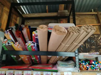 Set de llaveros y chapitas decorativas - miniatura 4