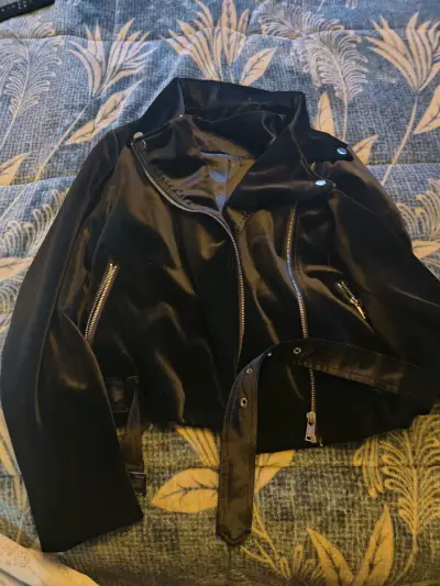 Chaqueta negra tercio pelo hermosa - miniatura 1