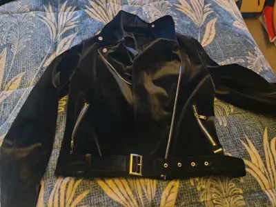 Chaqueta negra tercio pelo hermosa - miniatura 3