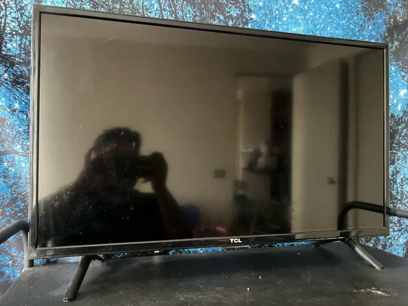 Televisor TCL de 32 pulgadas HD - 1