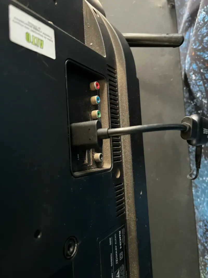 Televisor TCL de 32 pulgadas HD - 2