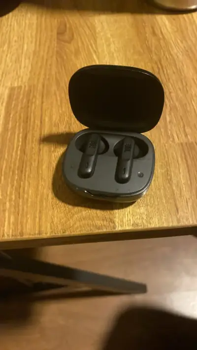 Audífonos JBL negros - miniatura 1
