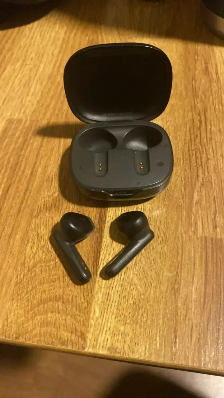 Audífonos JBL negros - 3