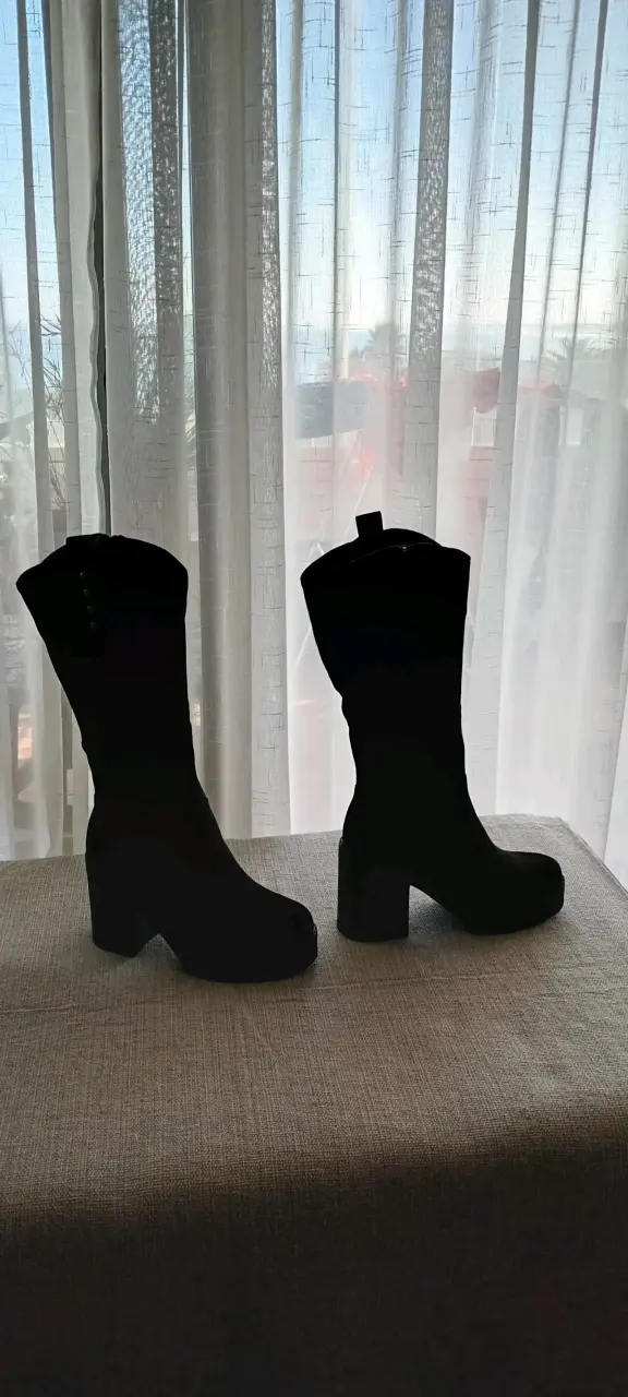 Botas negras de tacón alto - 4