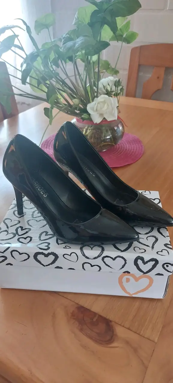 Botines y zapatos solo 1 postura 10.000 cada par - 2