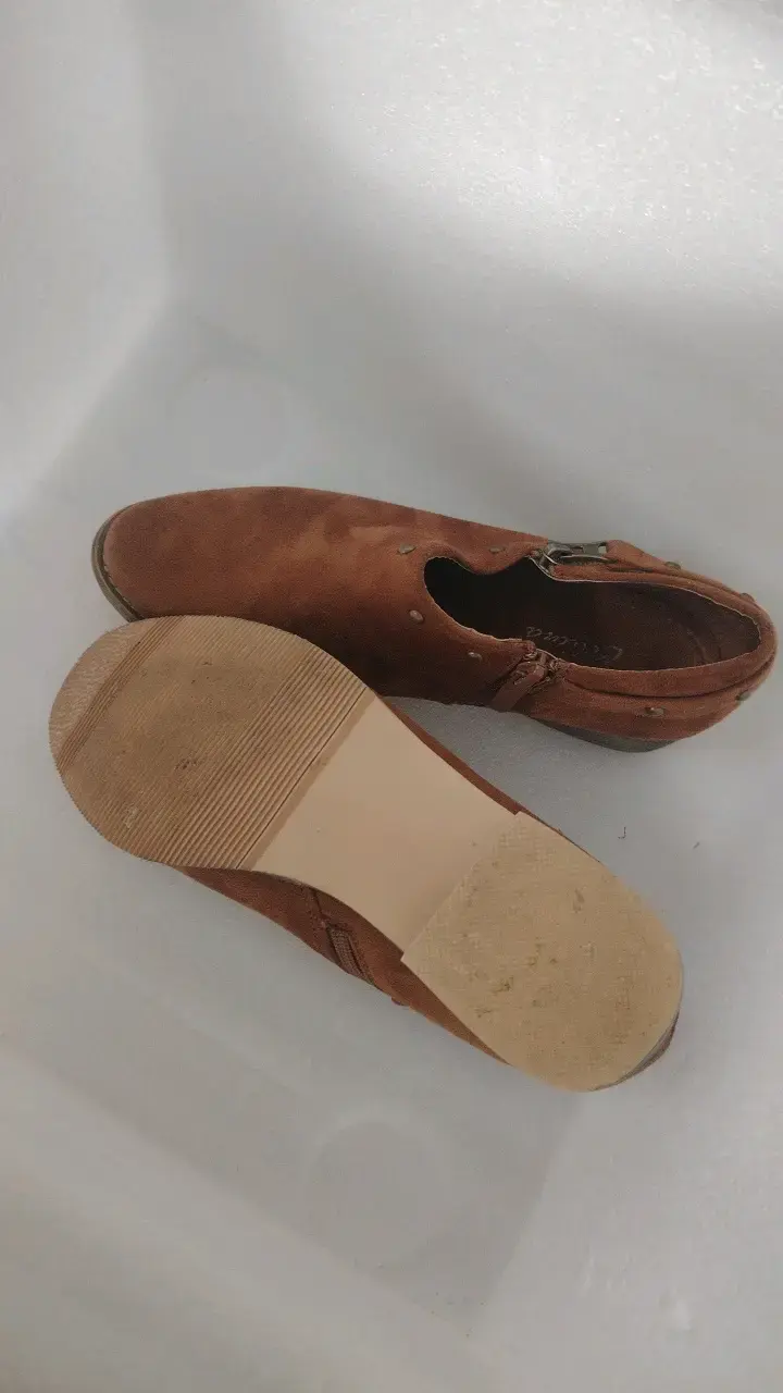 Zapatos de gamuza marrón con tacón bajo - 3