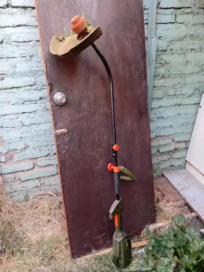 Cortadora de césped eléctrica usada - miniatura 1