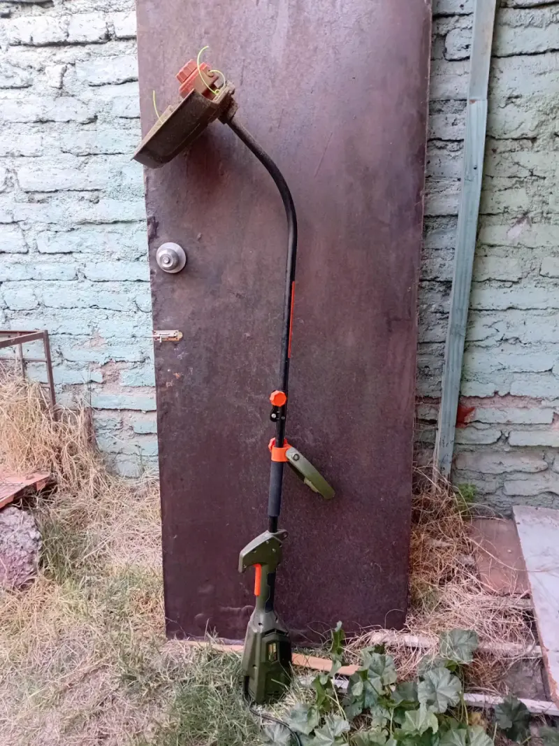 Cortadora de césped eléctrica usada - 2