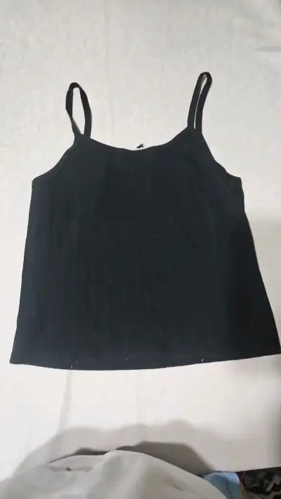 Polera negra de tirantes para mujer - miniatura 2