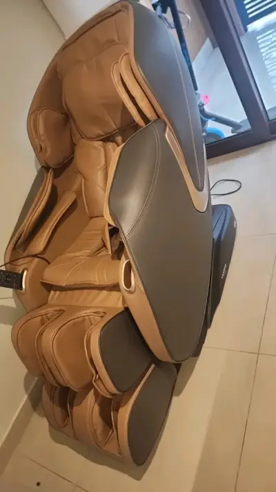 Silla de masaje reclinable de cuero beige - miniatura 2