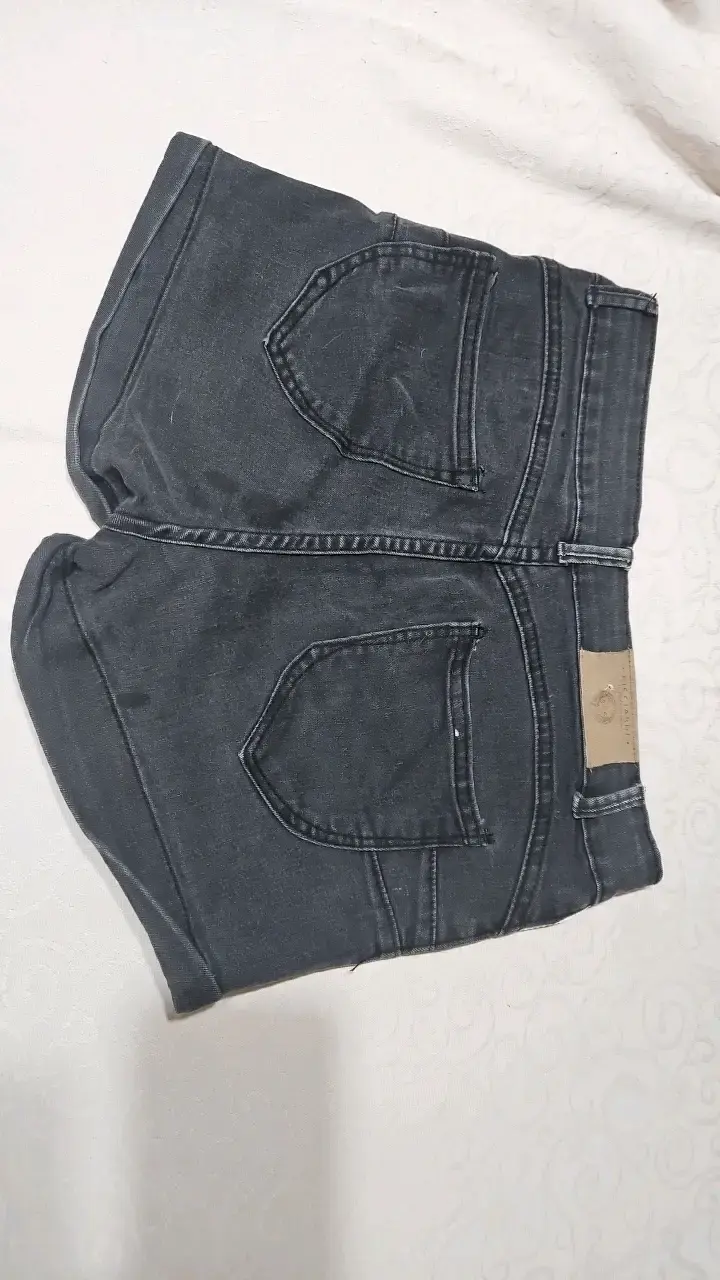 Shorts de mezclilla azul con rayas - 2