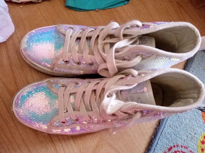 Zapatillas brillantes con lentejuelas iridiscentes - 2