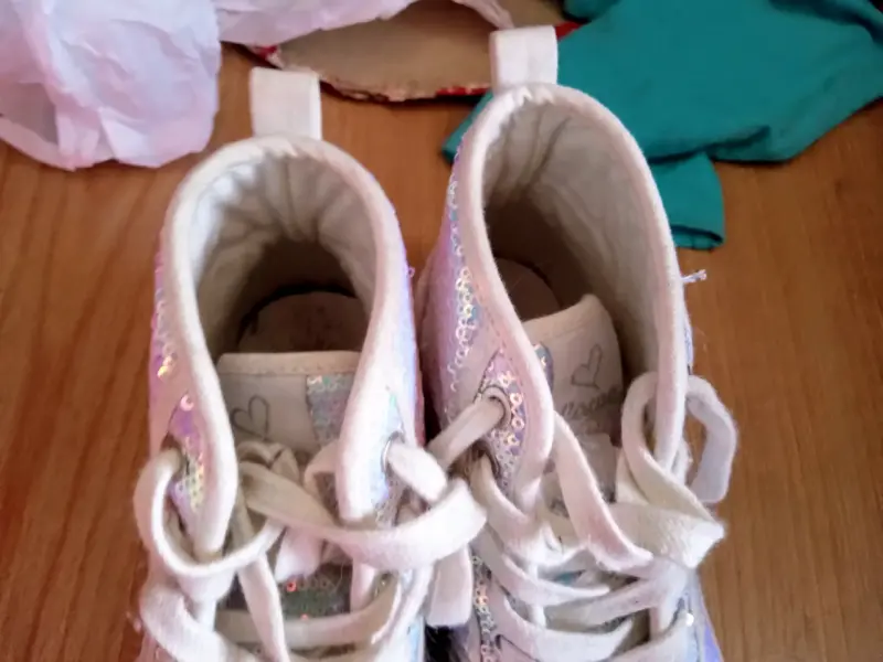 Zapatillas brillantes con lentejuelas iridiscentes - 3