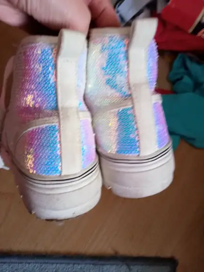 Zapatillas brillantes con lentejuelas iridiscentes - miniatura 5