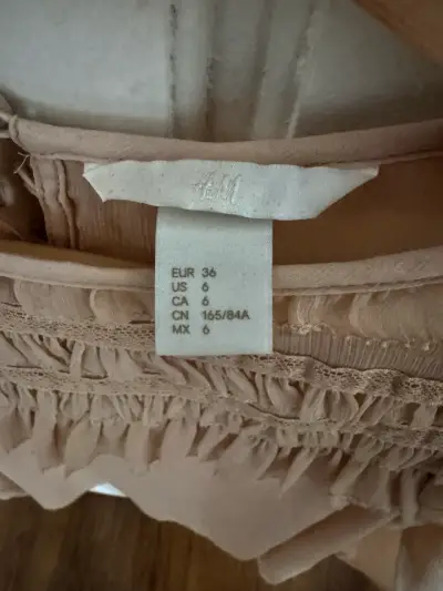 Blusa H&M rosa con vuelos – Talla S - miniatura 3