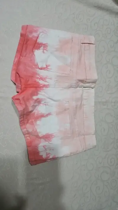 Mini Shorts de mezclilla teñidos para mujer - miniatura 2