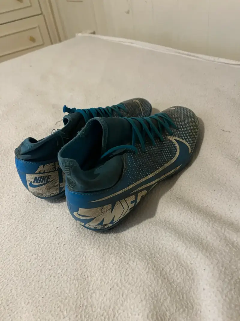 Zapatos de Fútbol Nike azules Talla 41 - 2