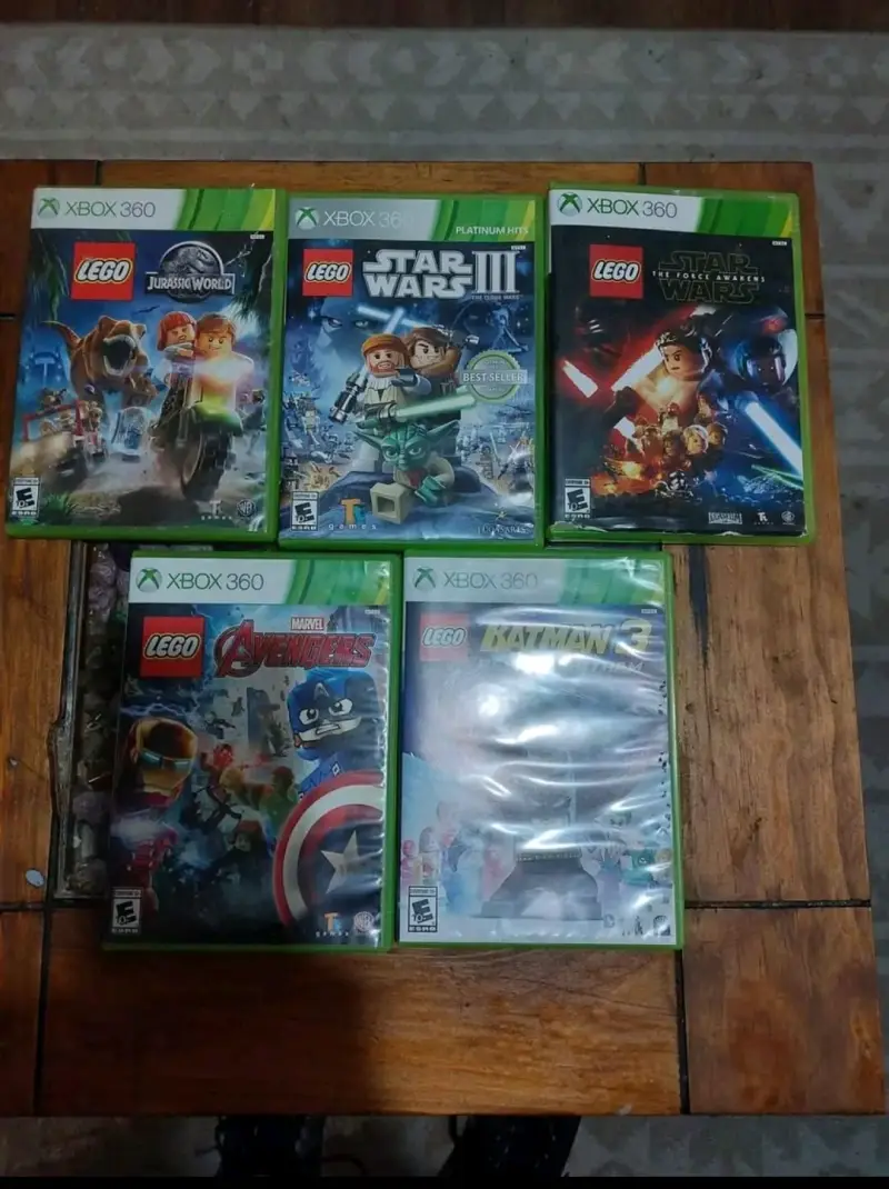 Consola Xbox 360 con Kinect y dos controles - 3