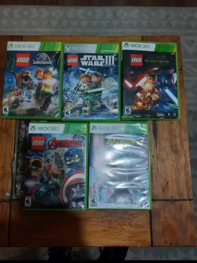 Consola Xbox 360 con Kinect y dos controles - miniatura 3