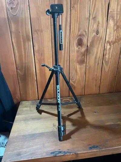 Trípode Soligor PT-530 ajustable - miniatura 1