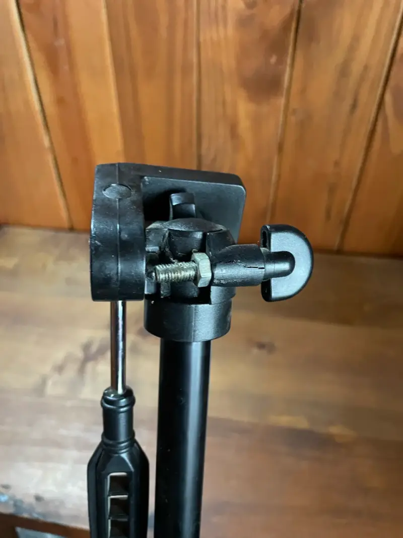 Trípode Soligor PT-530 ajustable - 3