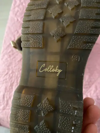 Botines dorados con brillo para niña - miniatura 2