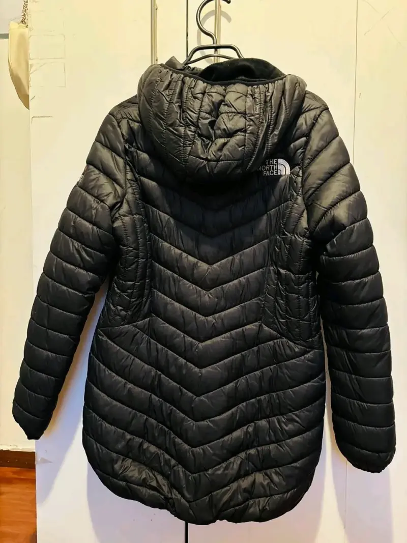 Parka The North Face negra con capucha - 2