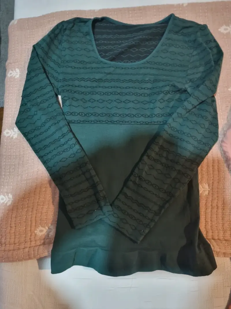 Polera manga larga verde oscuro ajustada - 2