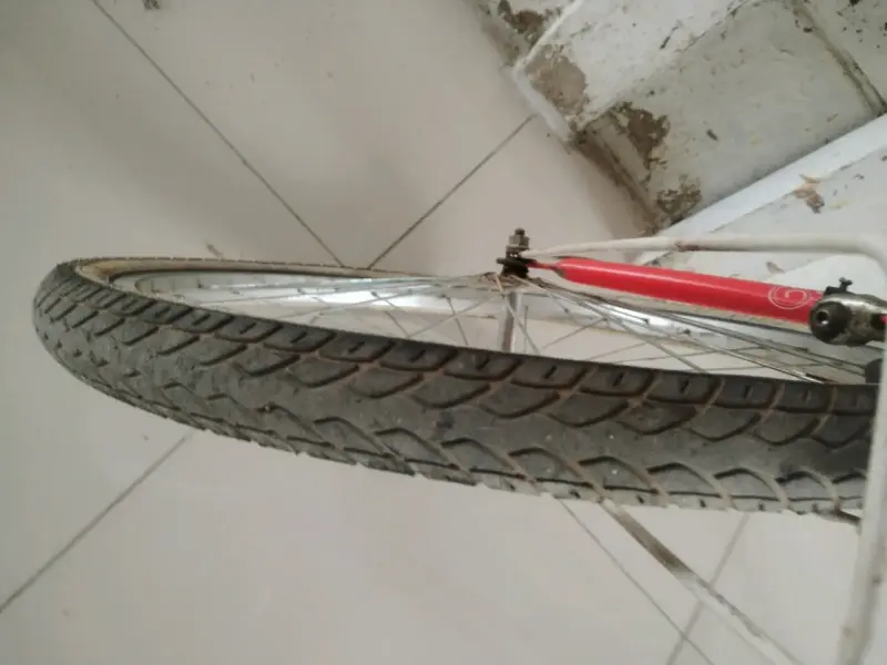 Bicicleta vintage Oxford roja con parrilla - 6