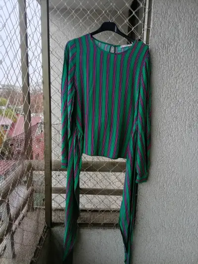 Blusa a rayas con lazo. - miniatura 1