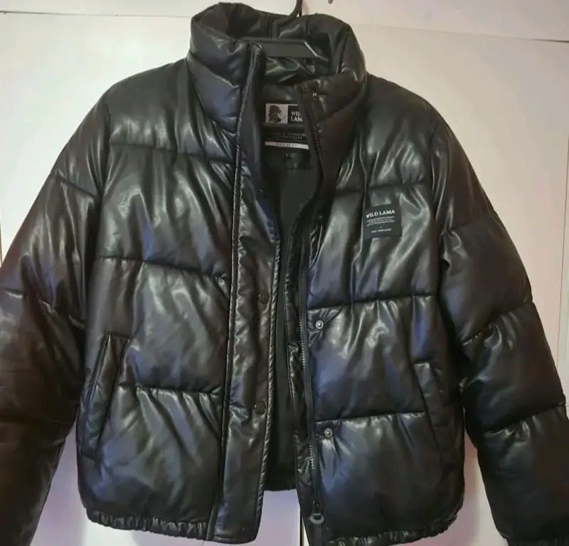 Chaqueta acolchada negra Wild Lama