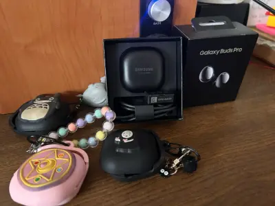 Samsung Galaxy Buds Pro con estuche original - miniatura 1