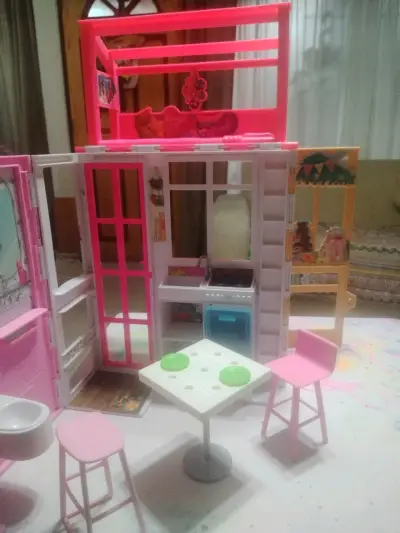 Casa de muñecas de plástico rosa barbie original - miniatura 2