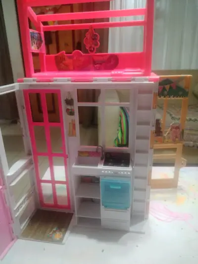 Casa de muñecas de plástico rosa barbie original - miniatura 3