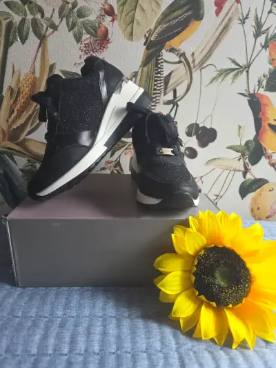 Zapatillas negras Apology - miniatura 1
