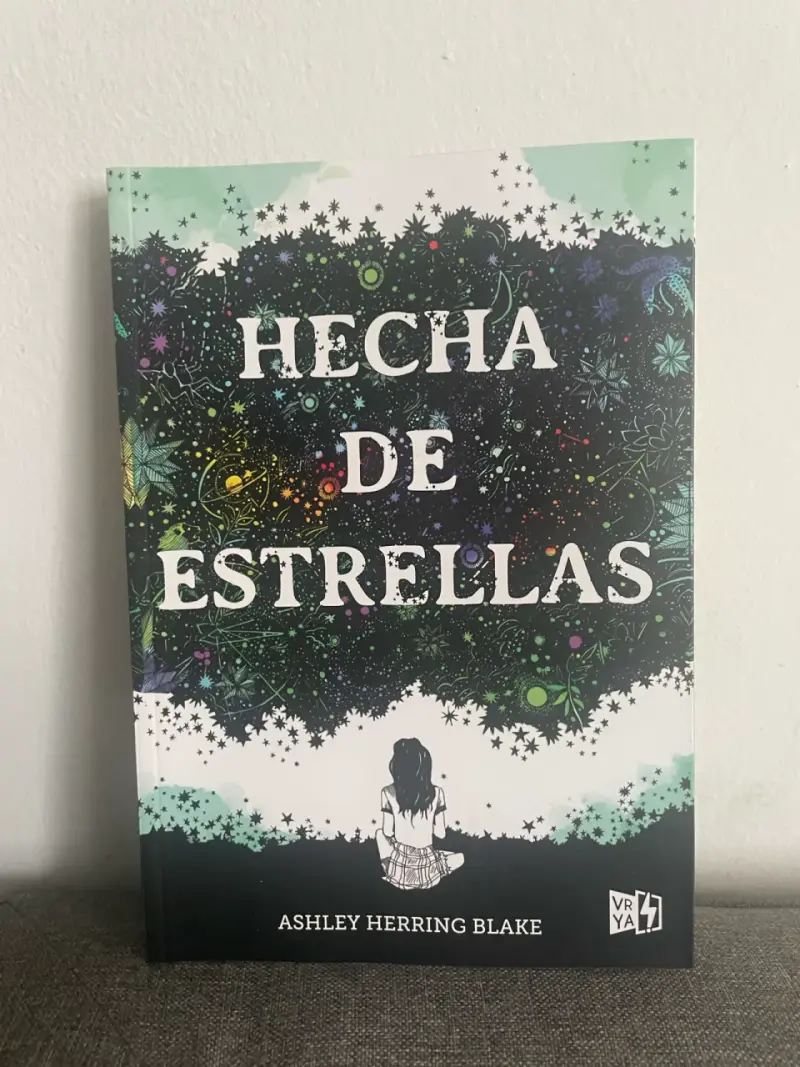 Libro 'Hecha de Estrellas' de Ashley Herring Blake
